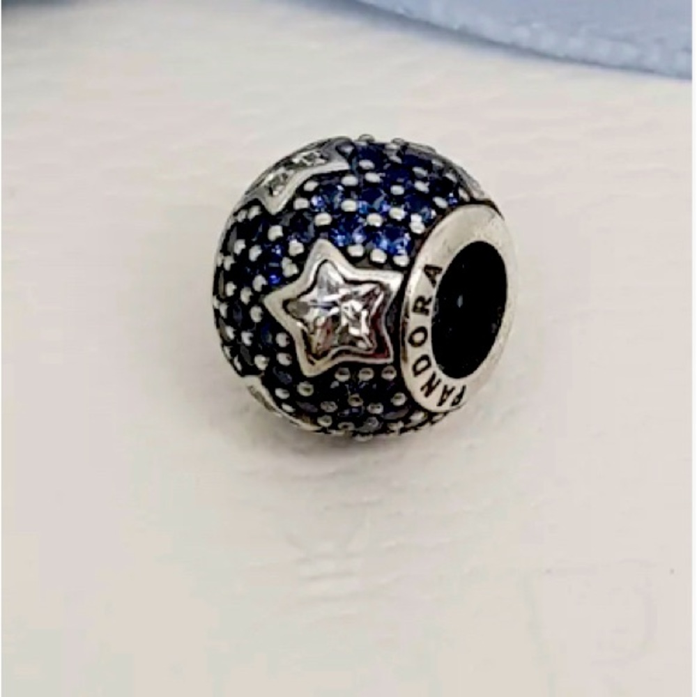 - Authentic CLASSIC Pandora “Follow the Stars” 
Midnight blue